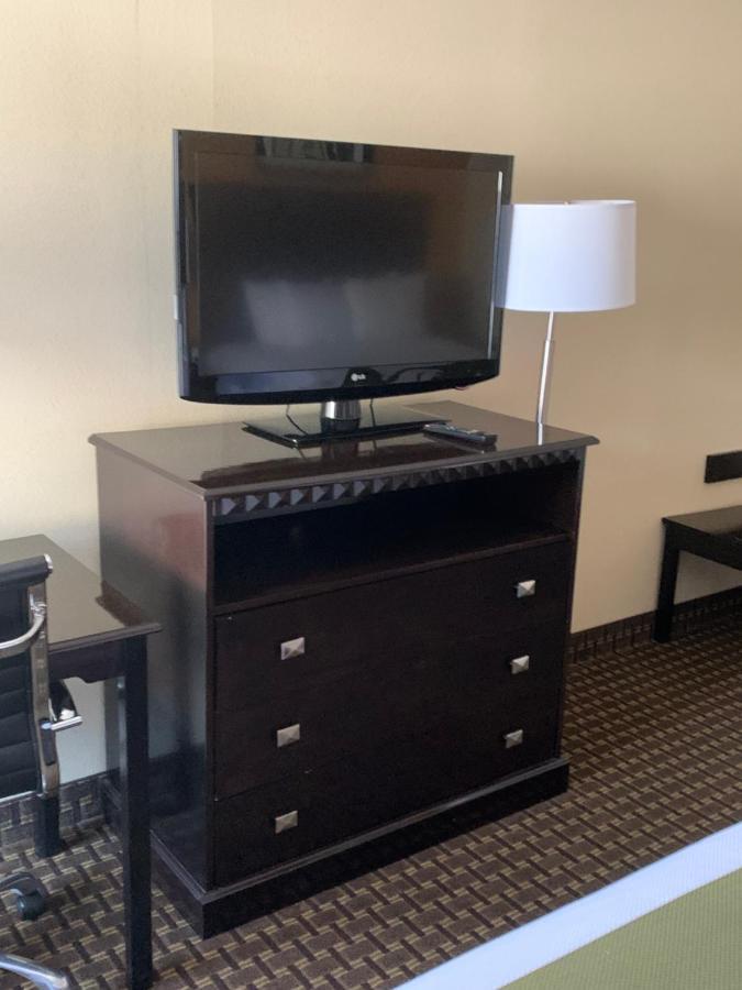 Quality Inn & Suites Quantico Stafford Εξωτερικό φωτογραφία