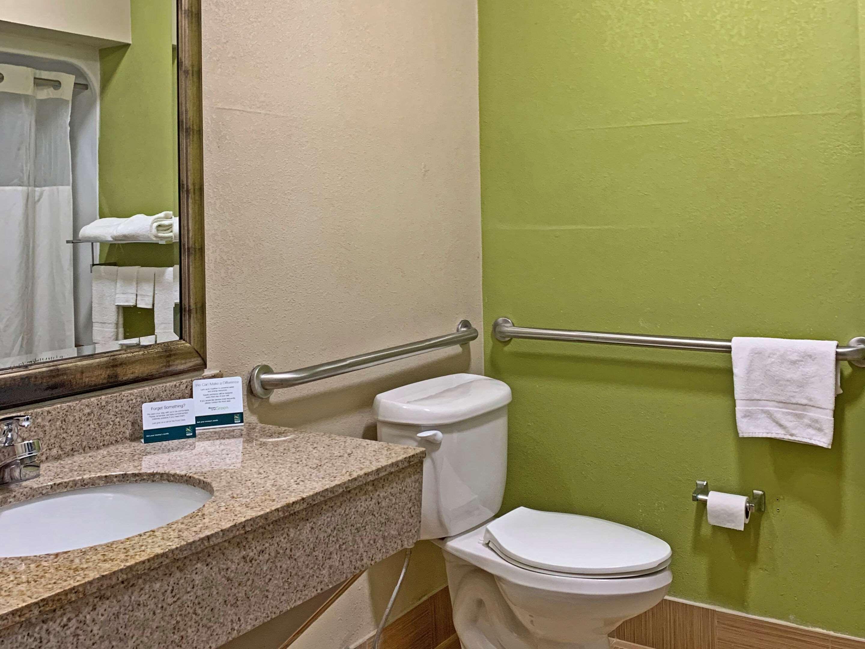 Quality Inn & Suites Quantico Stafford Εξωτερικό φωτογραφία