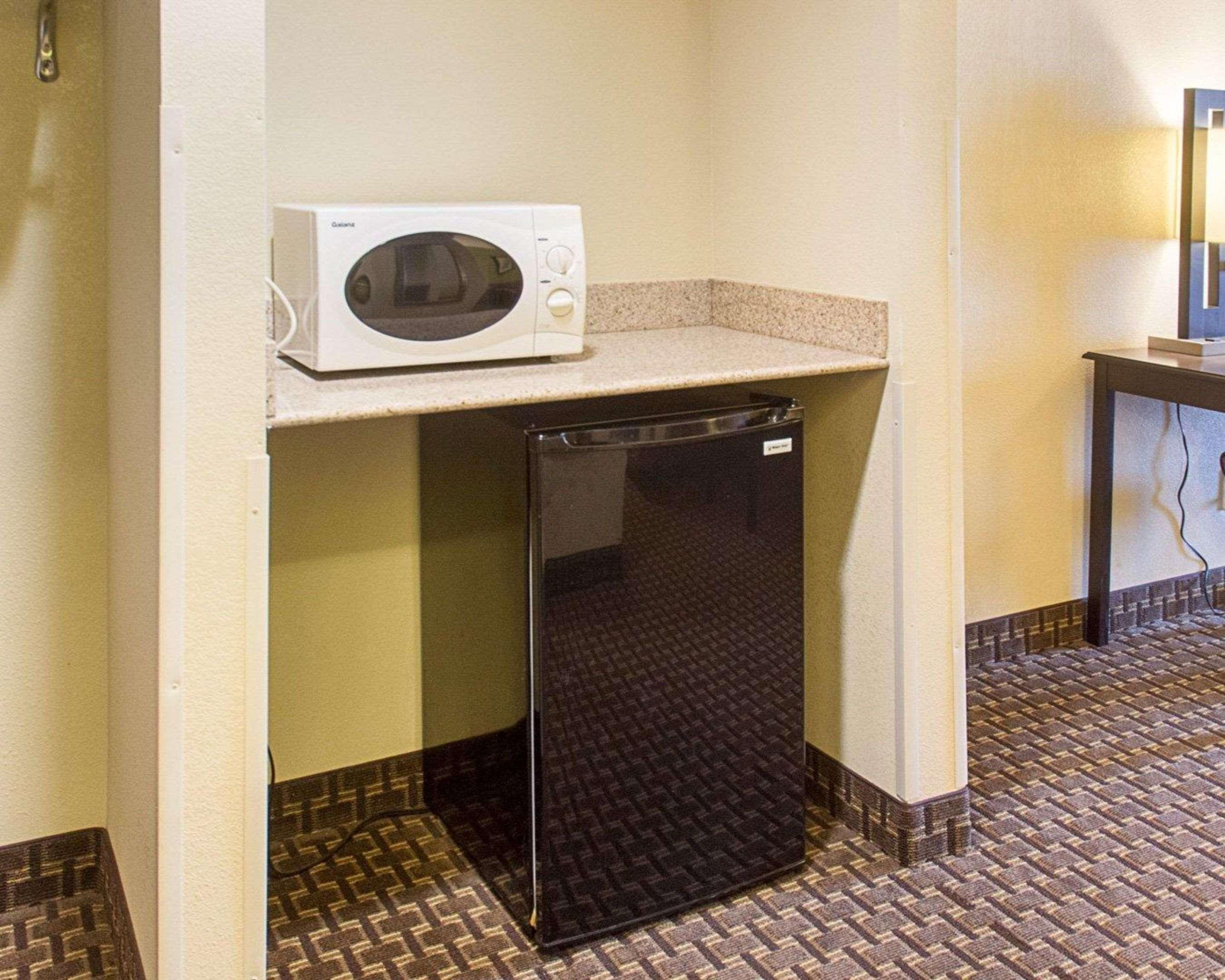 Quality Inn & Suites Quantico Stafford Εξωτερικό φωτογραφία