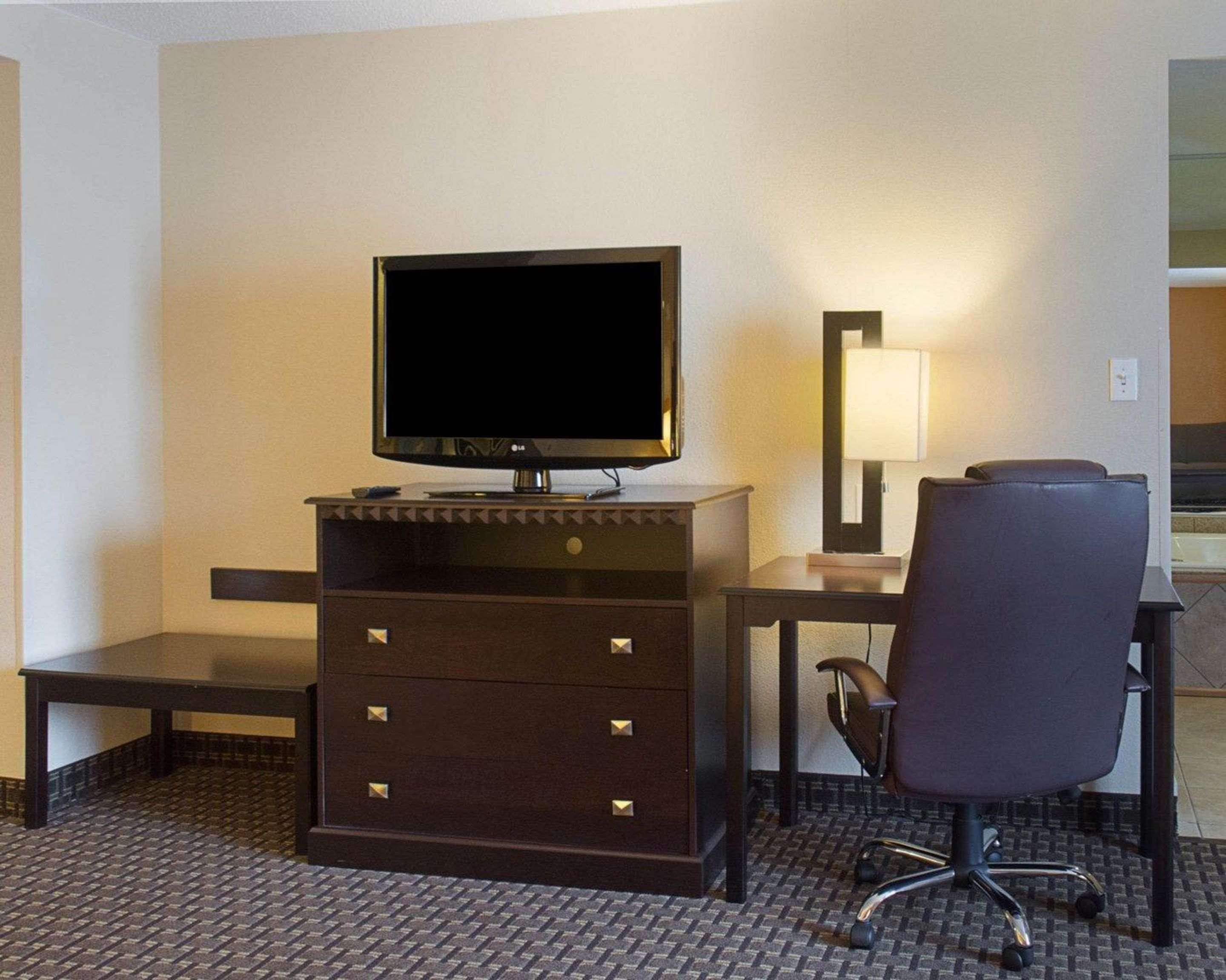Quality Inn & Suites Quantico Stafford Εξωτερικό φωτογραφία