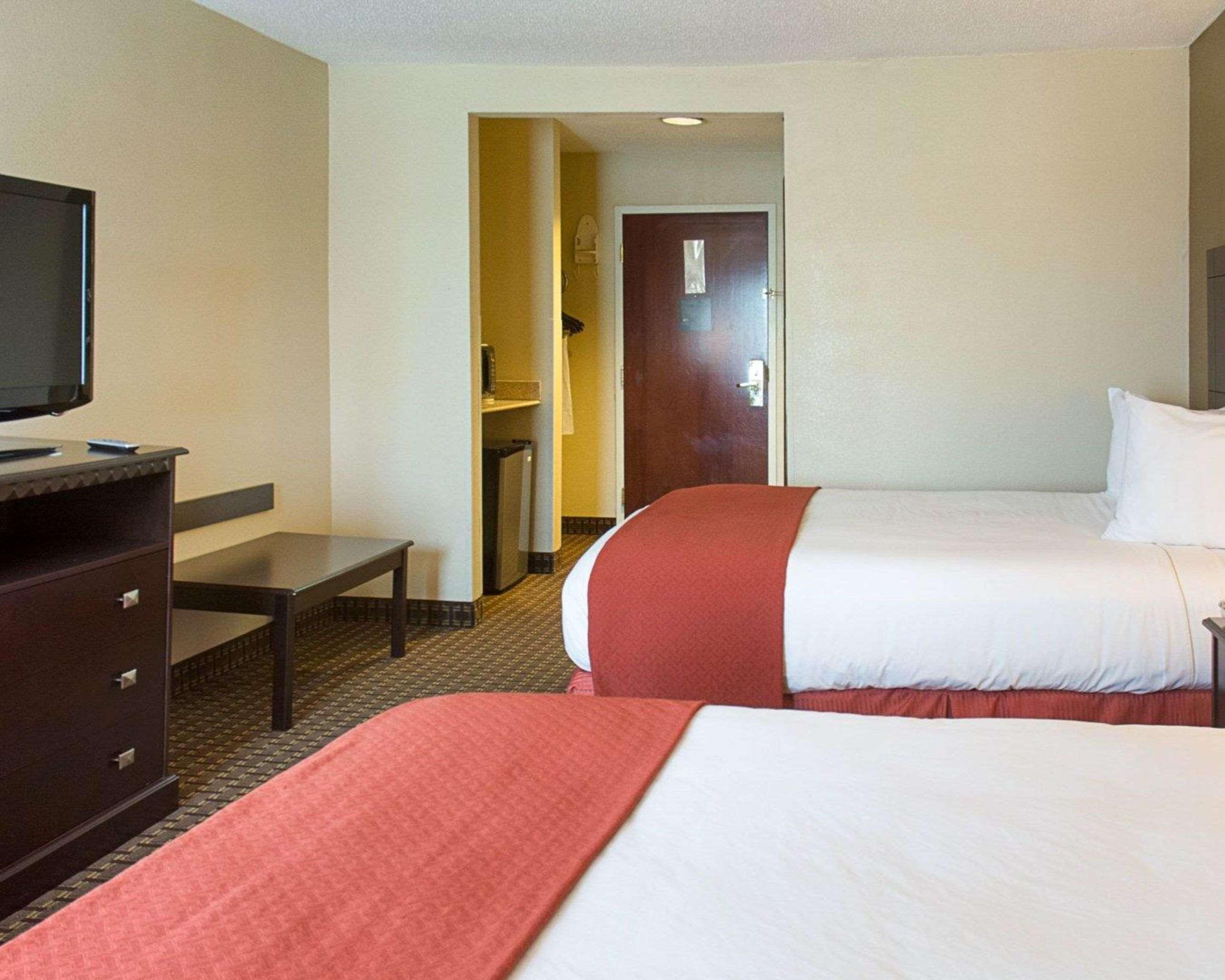 Quality Inn & Suites Quantico Stafford Εξωτερικό φωτογραφία