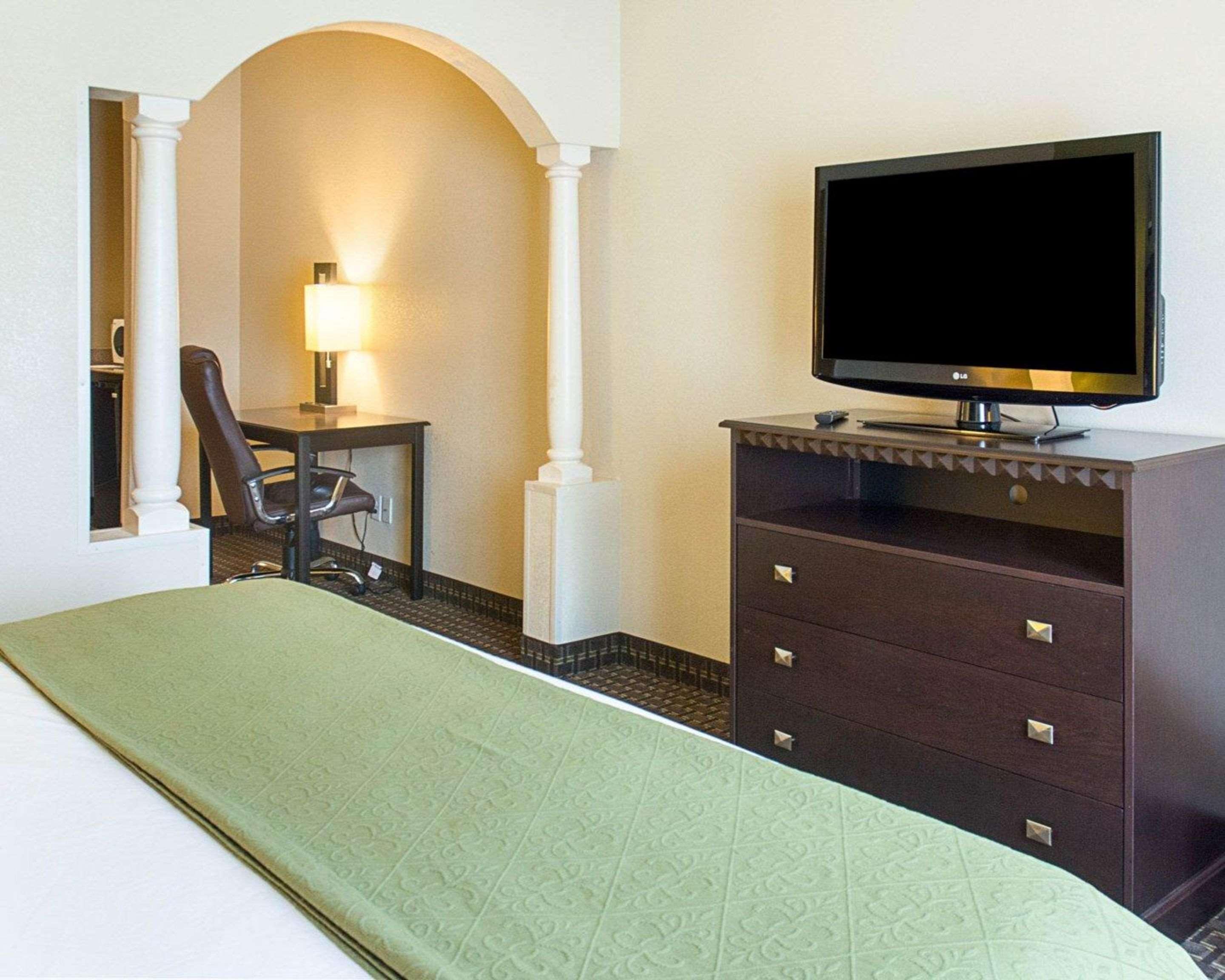 Quality Inn & Suites Quantico Stafford Εξωτερικό φωτογραφία