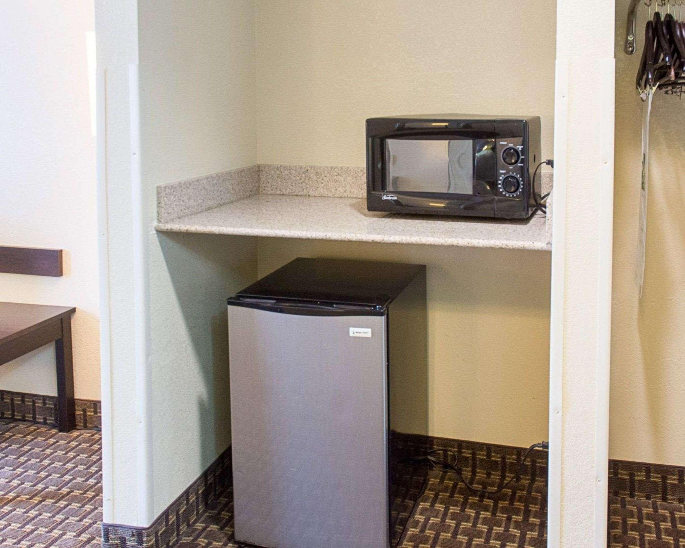 Quality Inn & Suites Quantico Stafford Εξωτερικό φωτογραφία